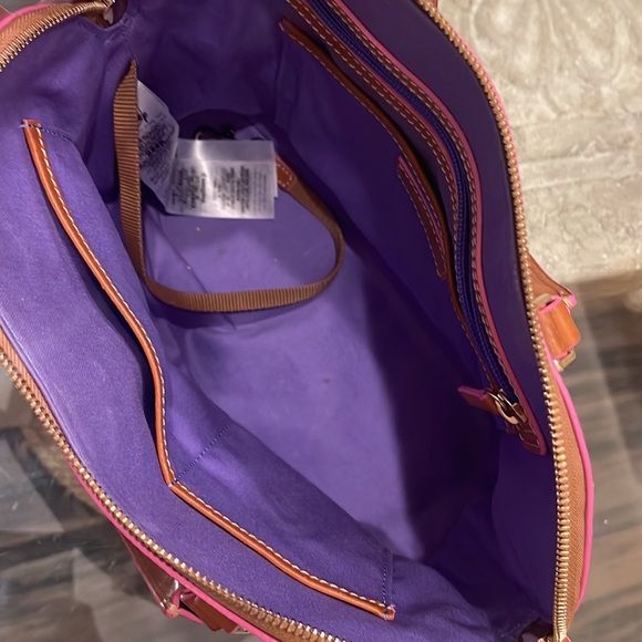 Dooney & Bourke Disney Satchel “it’s a small world” no shoulder strap - Picture 4 of 5